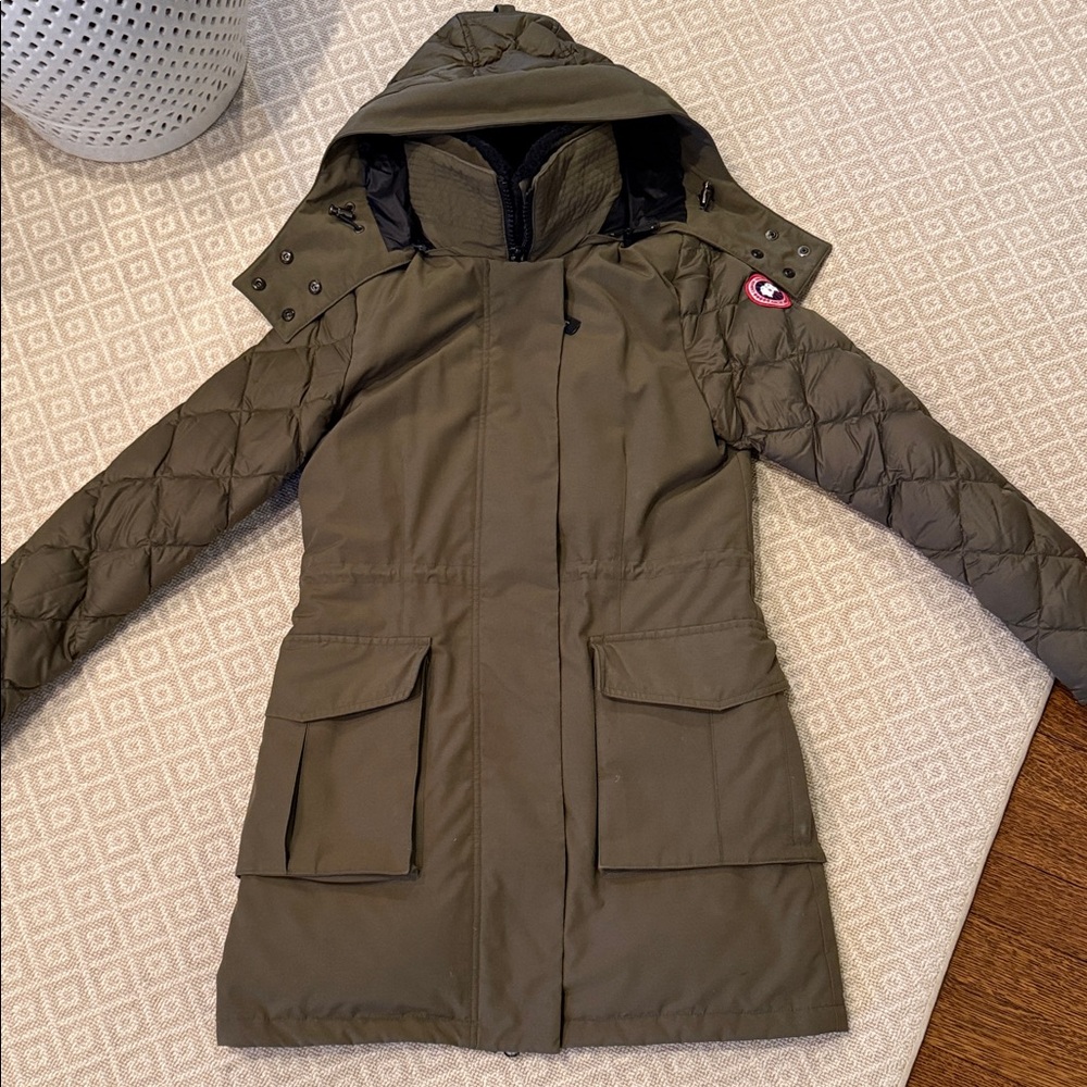 Canada Goose Women's Elwin Green Quilted Jacket. Excellent condition.